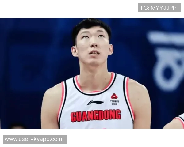 周琦上半场表现抢眼三投全中贡献6分2篮板2助攻并送出3记大帽